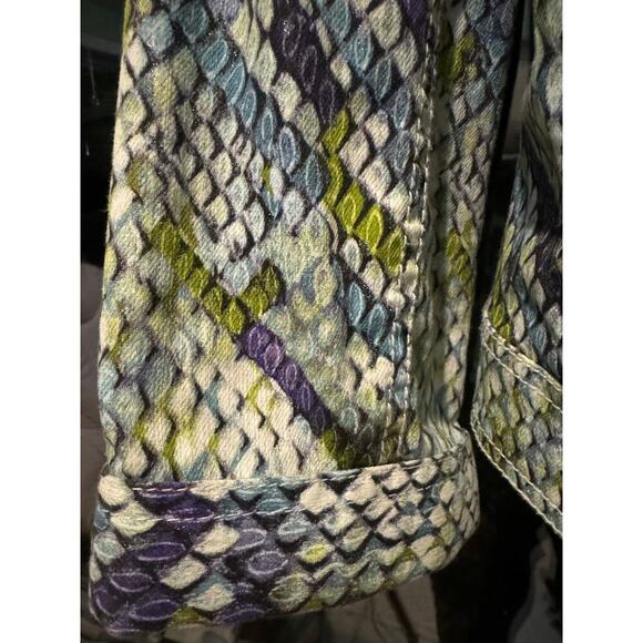 Mob jacket with reptile design by Chicos 2 (10). - Picture 10 of 13